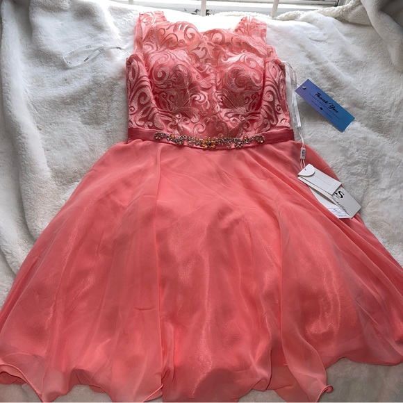 Elizabeth K by GLS Formal Dress - Picture 1 of 12